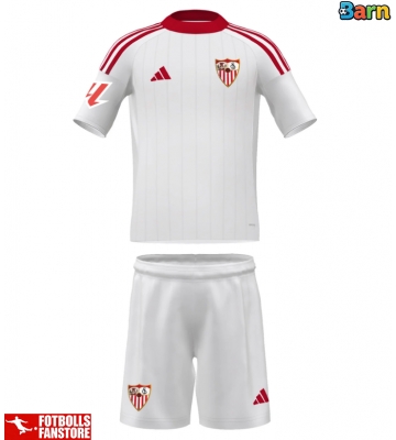 Sevilla Hemmatröja Barn 2025-26 Kortärmad (+ Korta byxor)